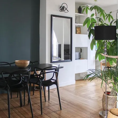 Spacious And Modern Nest With A View On Apartamento París